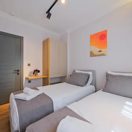 Light * 费特希耶